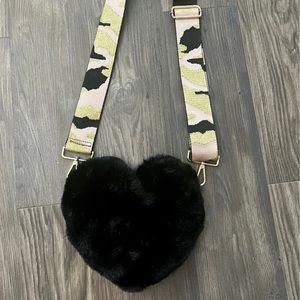 Fuzzy hear shape purse